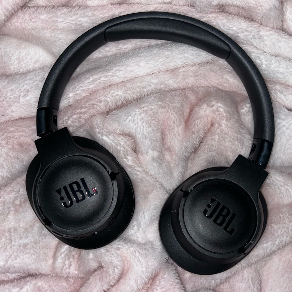 JBL - Adaptive Noise Cancelling Wireless Over-Ear Headphone - Black